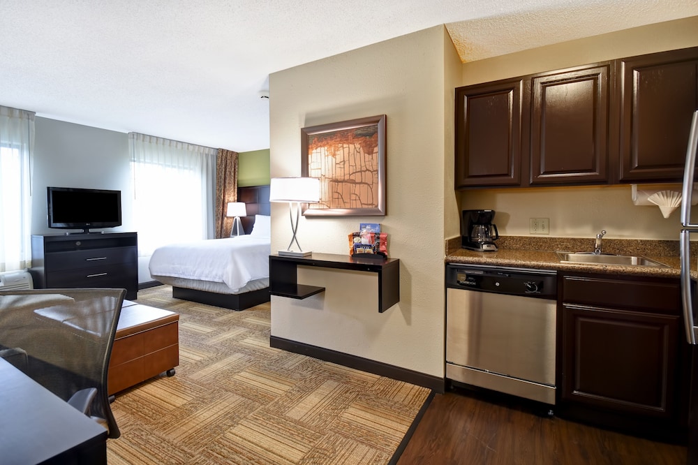 Staybridge Suites Grand Rapids-Kentwood 42/58