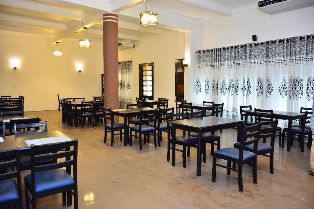 The Shalimar 14/18