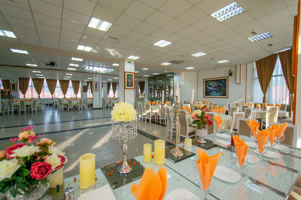 Kristal Palace Hotel 53/71
