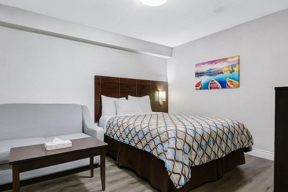 STANDARD, QUEEN BED