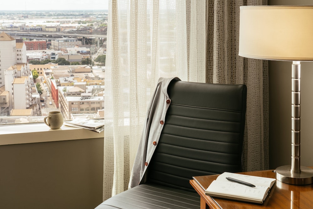 Loews New Orleans Hotel 56/72