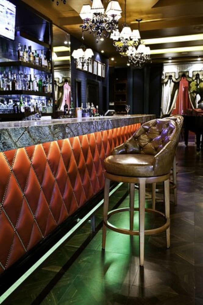 Windsor Arms Hotel 46/58