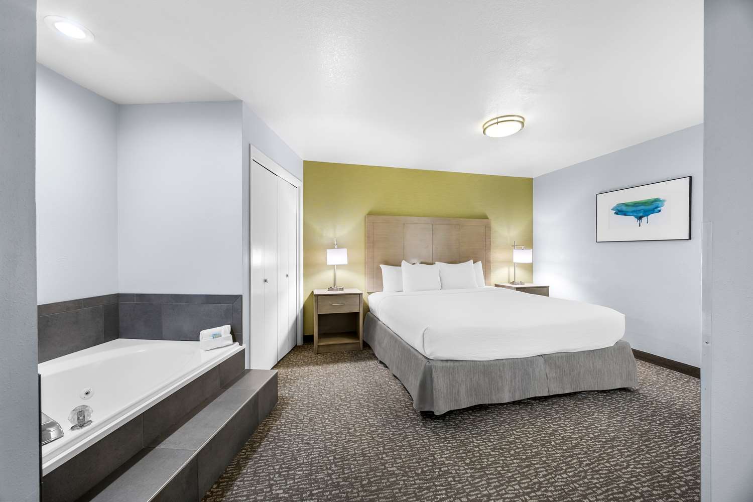 Suite, King Bed, Jetted Tub