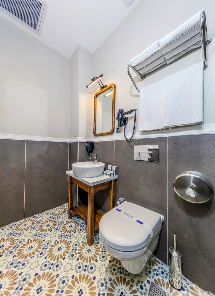 Nenessa Airport Hotel 46/46