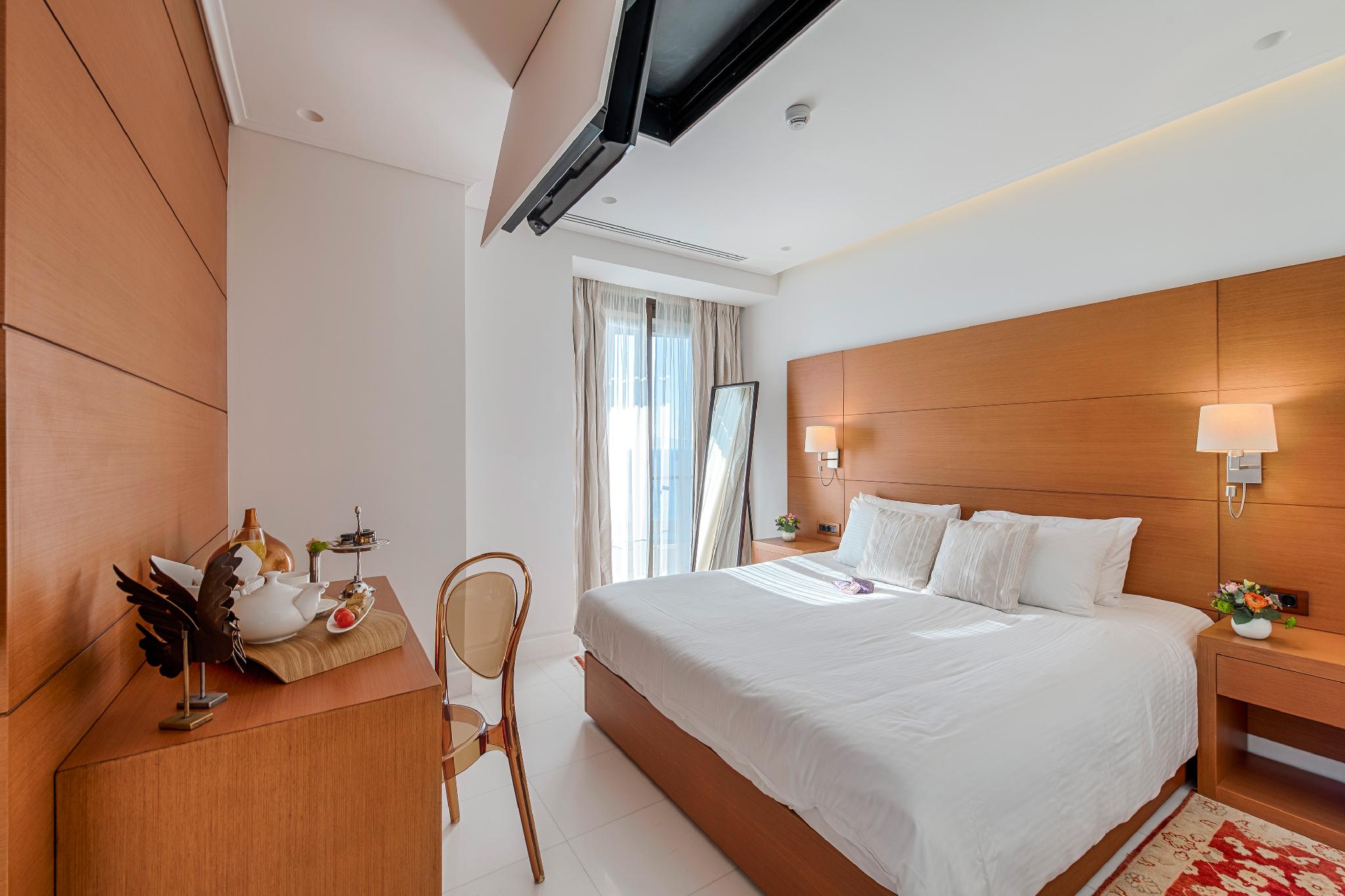 1 Bedroom, Suite, with View