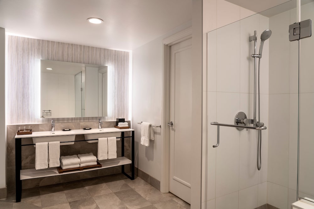 1 Bedroom, Moana, Suite, King Bed, Ocean Front
