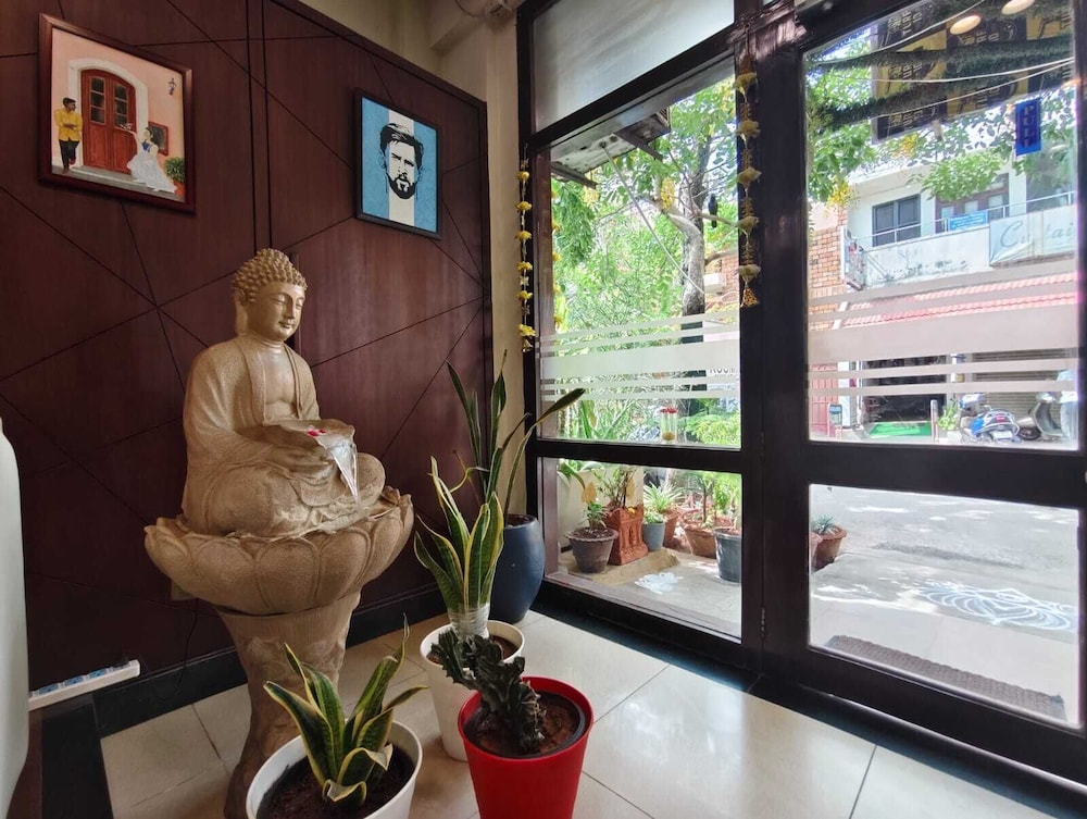 OYO Rooms off Aurobindo Ashram 10/65