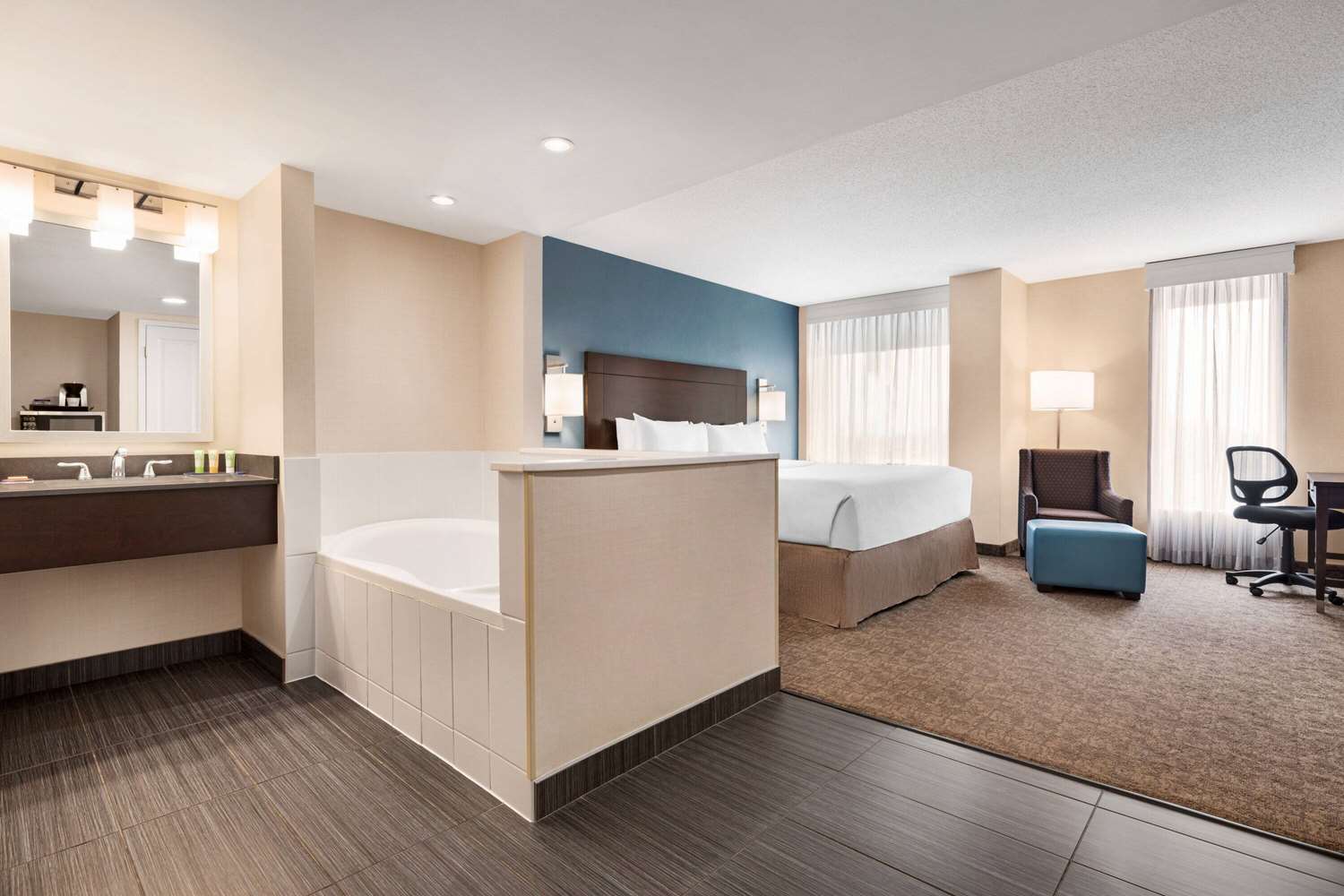 Wyndham Garden Niagara Falls Fallsview 9/51