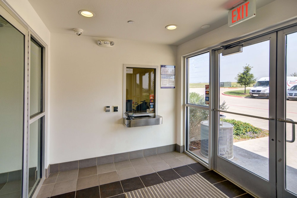 Motel6 Roanoke, TX - Northlake - Speedway 9/48