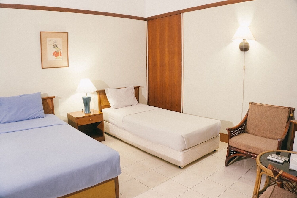 Hotel Bumi Asih 11/64