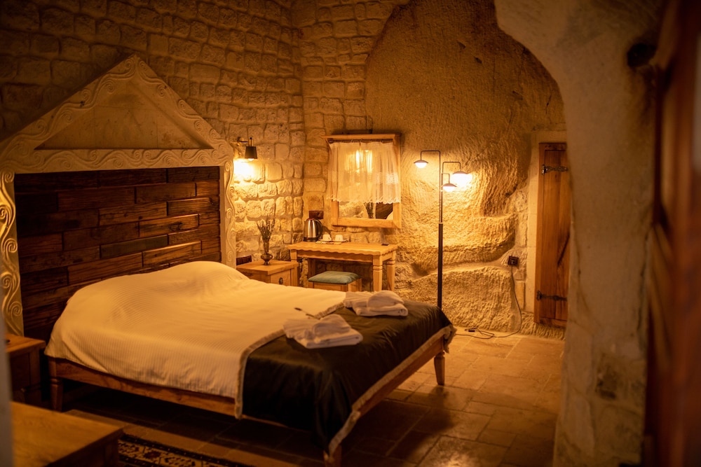 Pome Granate Cave Hotel 8/20