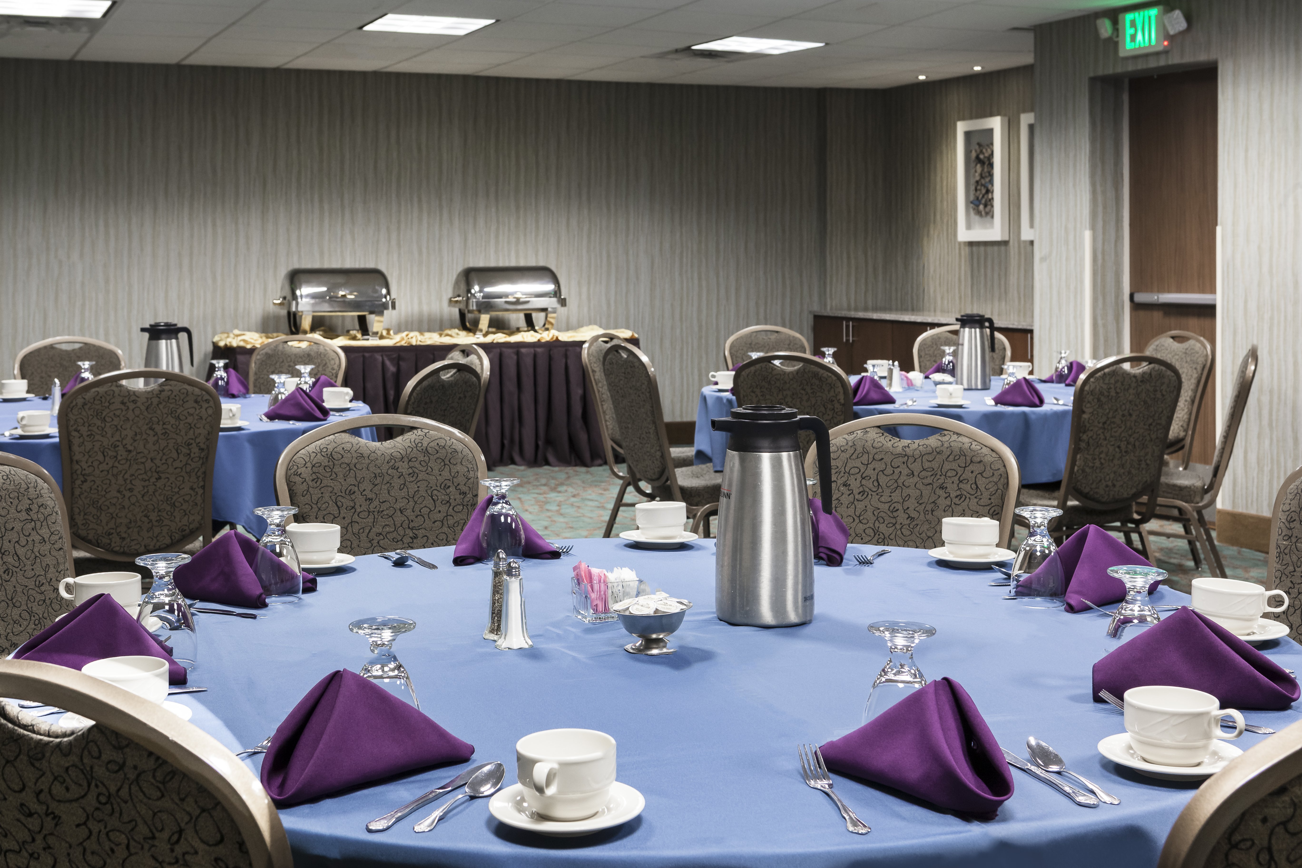Holiday Inn Rock Island - Quad Cities 74/80