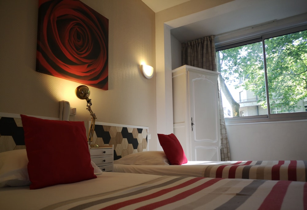 Trianon Hotel 11/36
