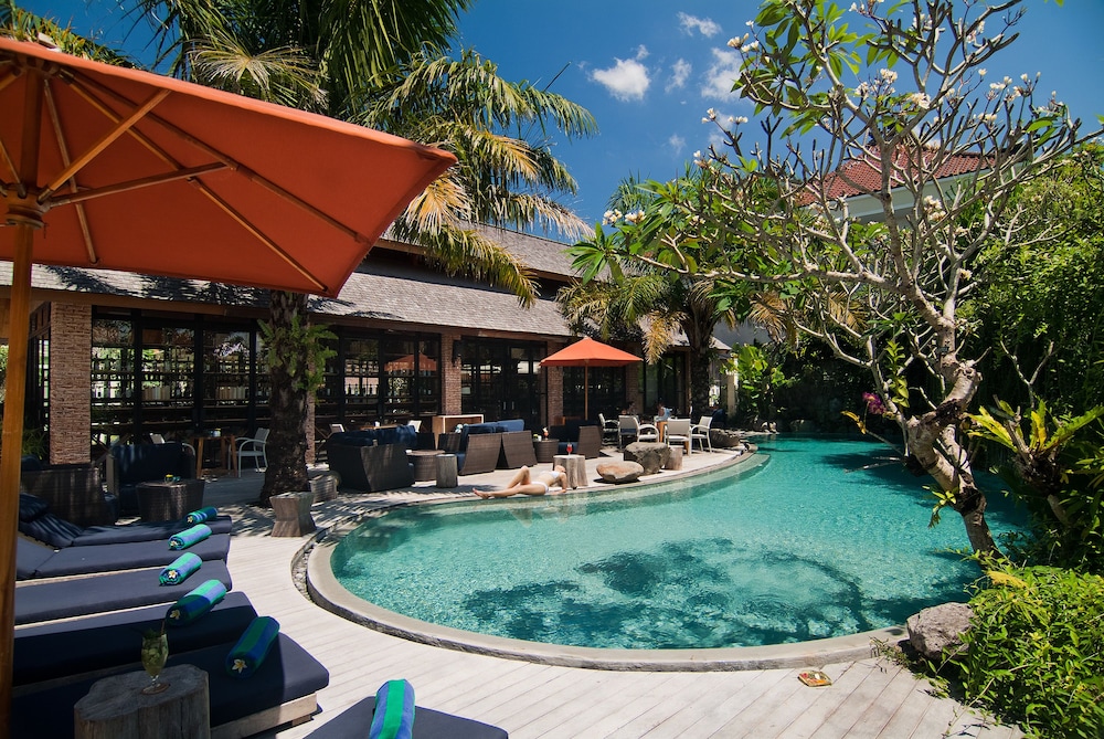 Maca Villas Spa 62/64