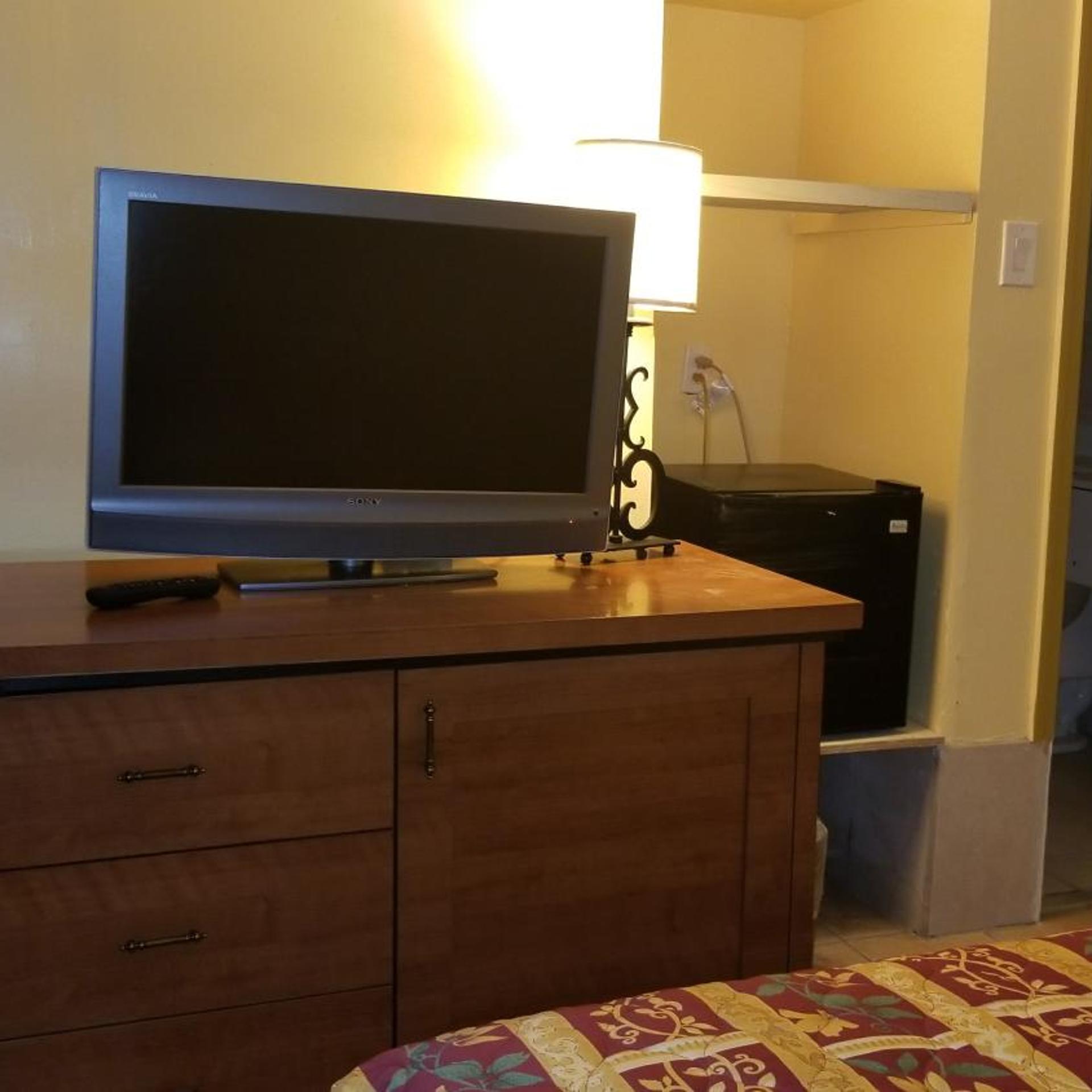 Luxury Inn 6/26