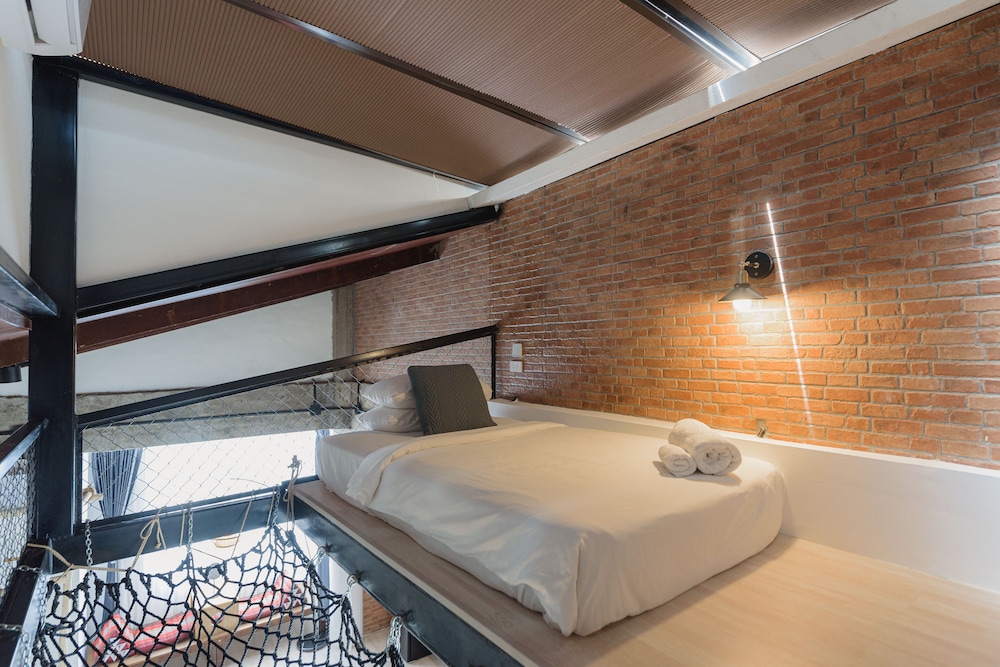 Yolo Bangkok Boutique Hotel 15/50