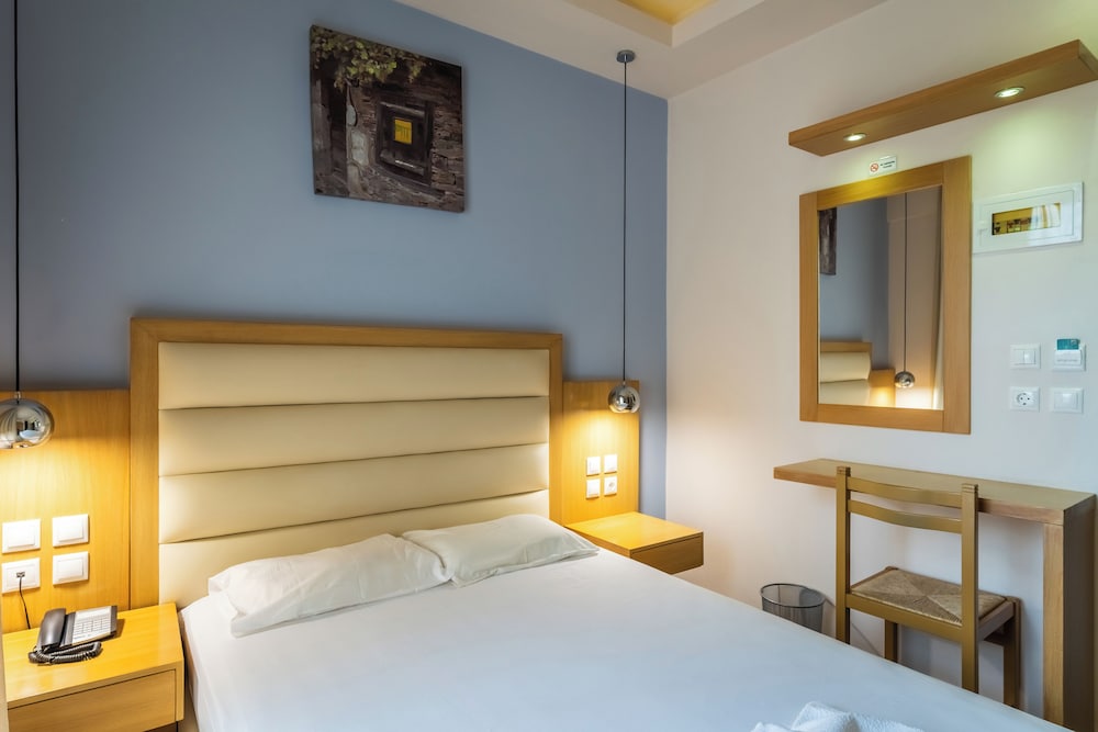 Pantheon Hotel 10/49