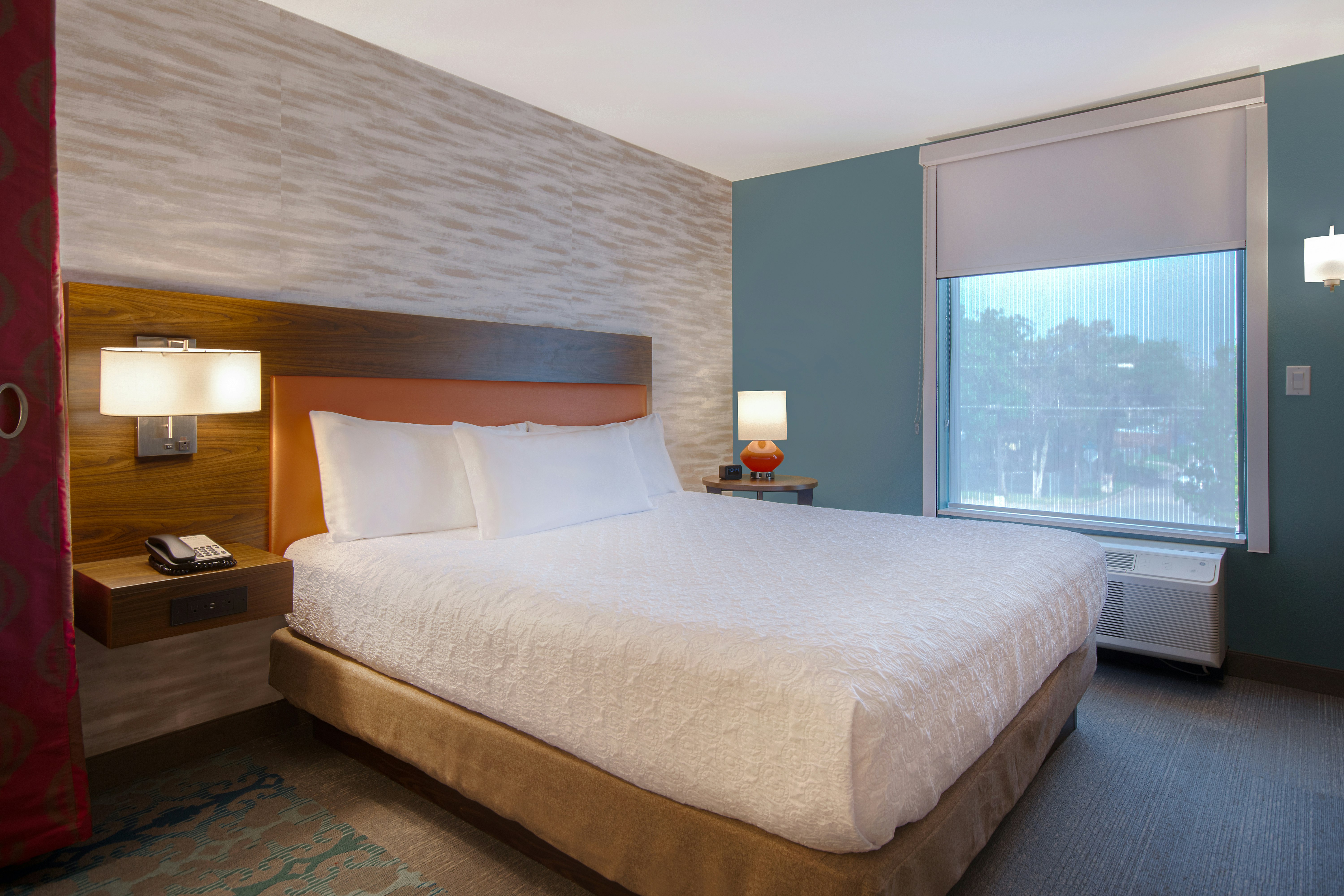 STUDIO, SUITE, KING BED