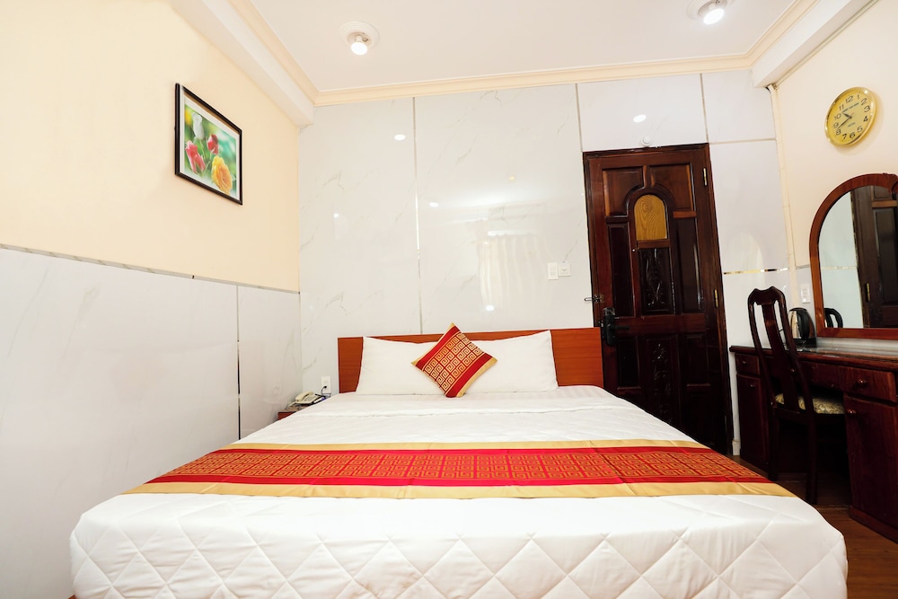 DELUXE, DOUBLE BED