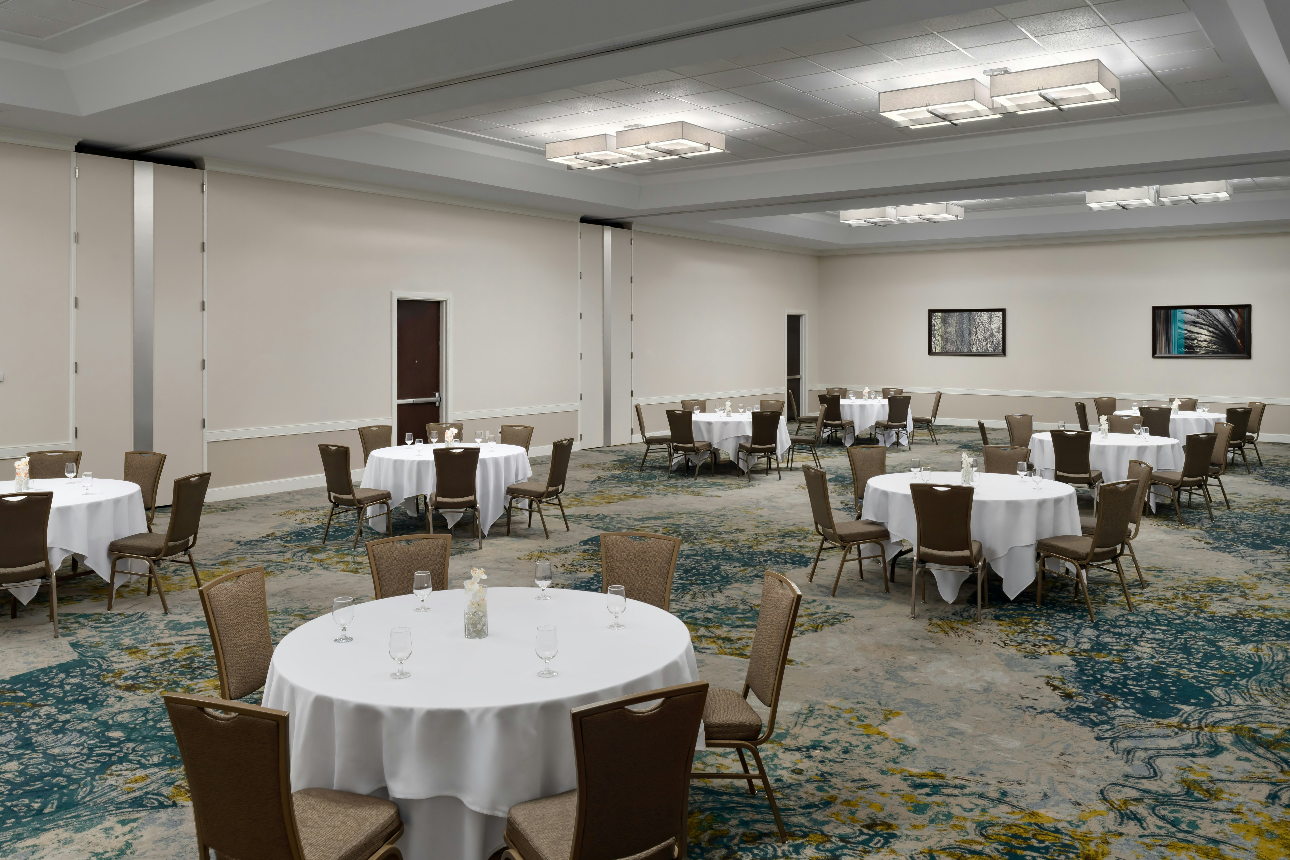 Embassy Suites by Hilton Orlando Lake Buena Vista Resort 87/100