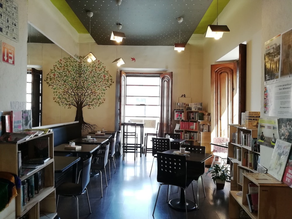 Portico Cultural Hotel 55/63