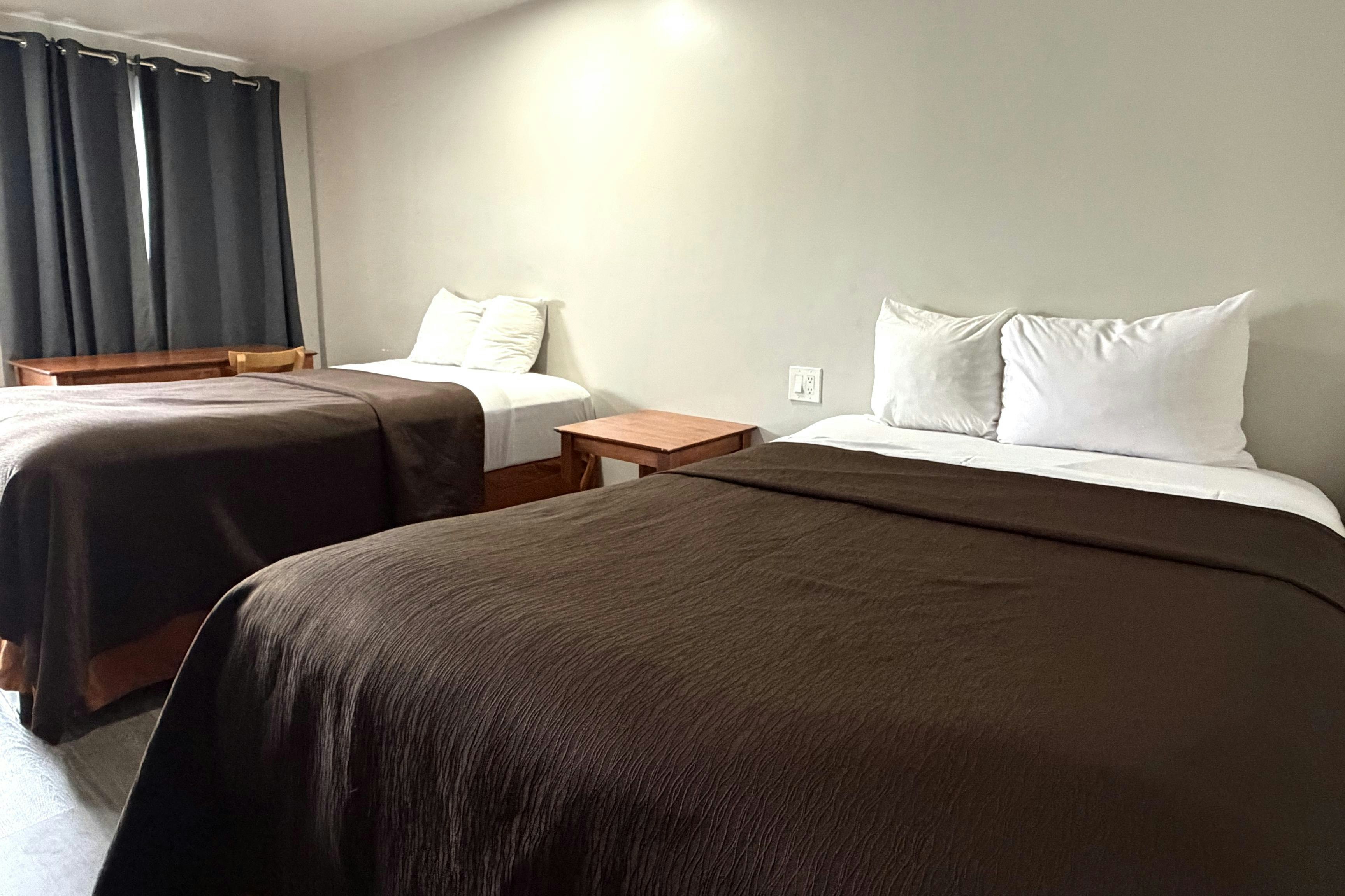 غرفة بسريرين كوين، 6 Rivers Motel 2/4