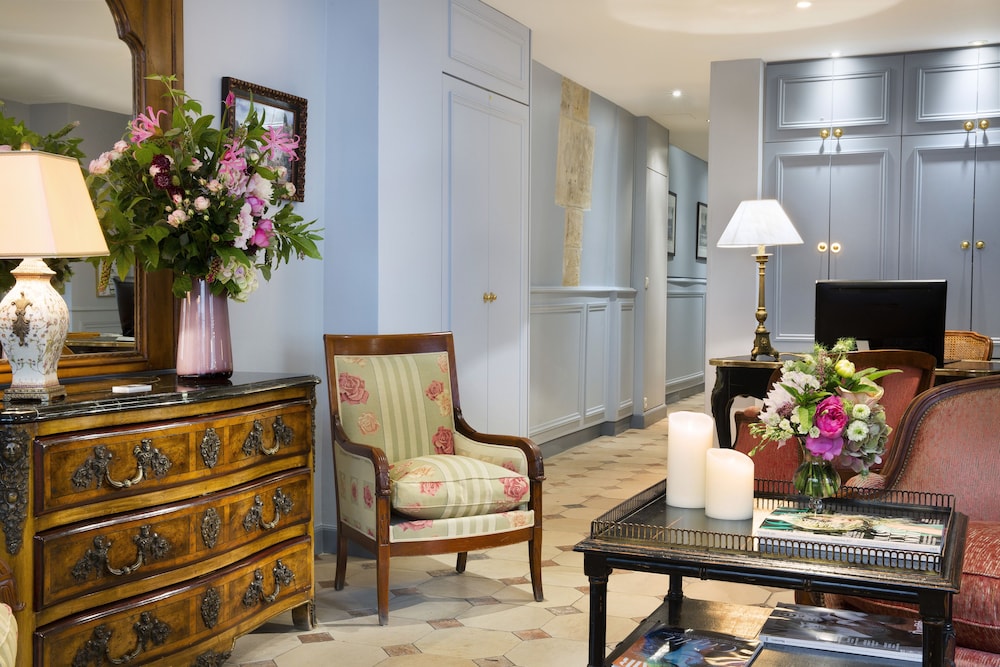 Le Relais Saint Honore 40/42