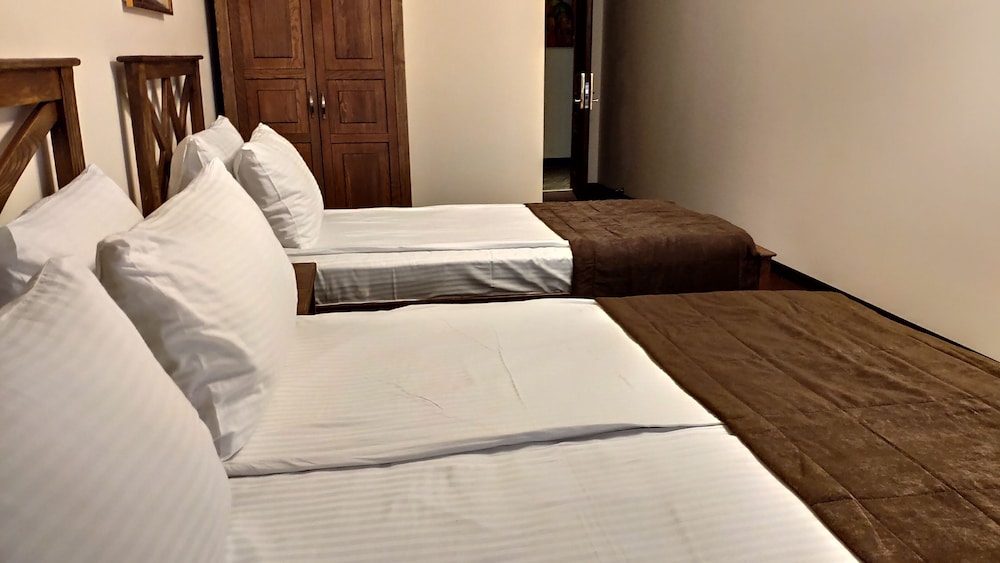 Maajid Hotel 24/50