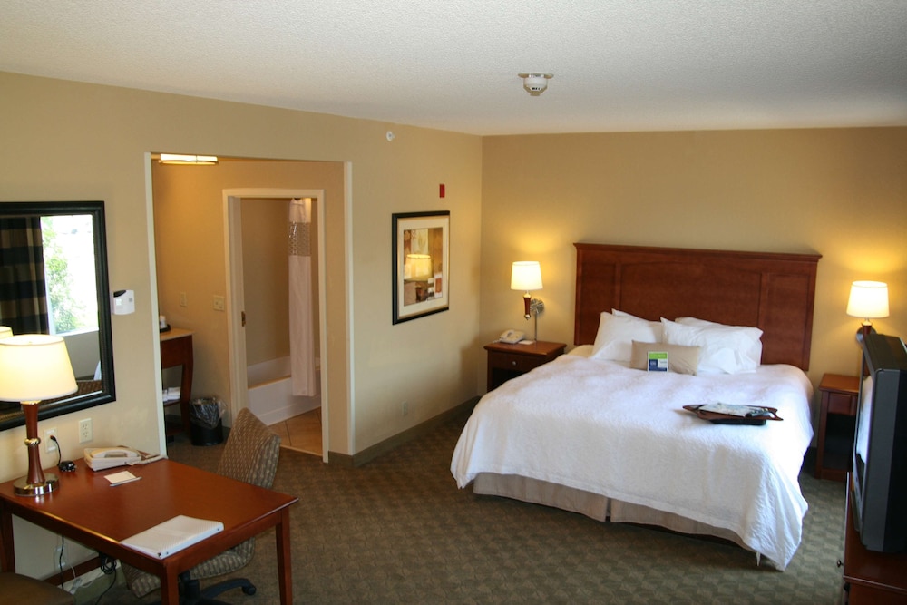 Hampton Inn Suites Paducah 14/55