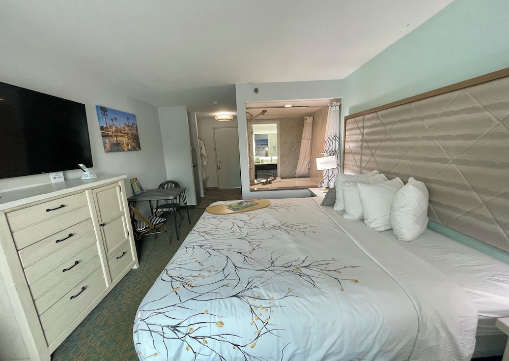 HONEYMOON, KING BED, RIVER VIEW, BALCONY