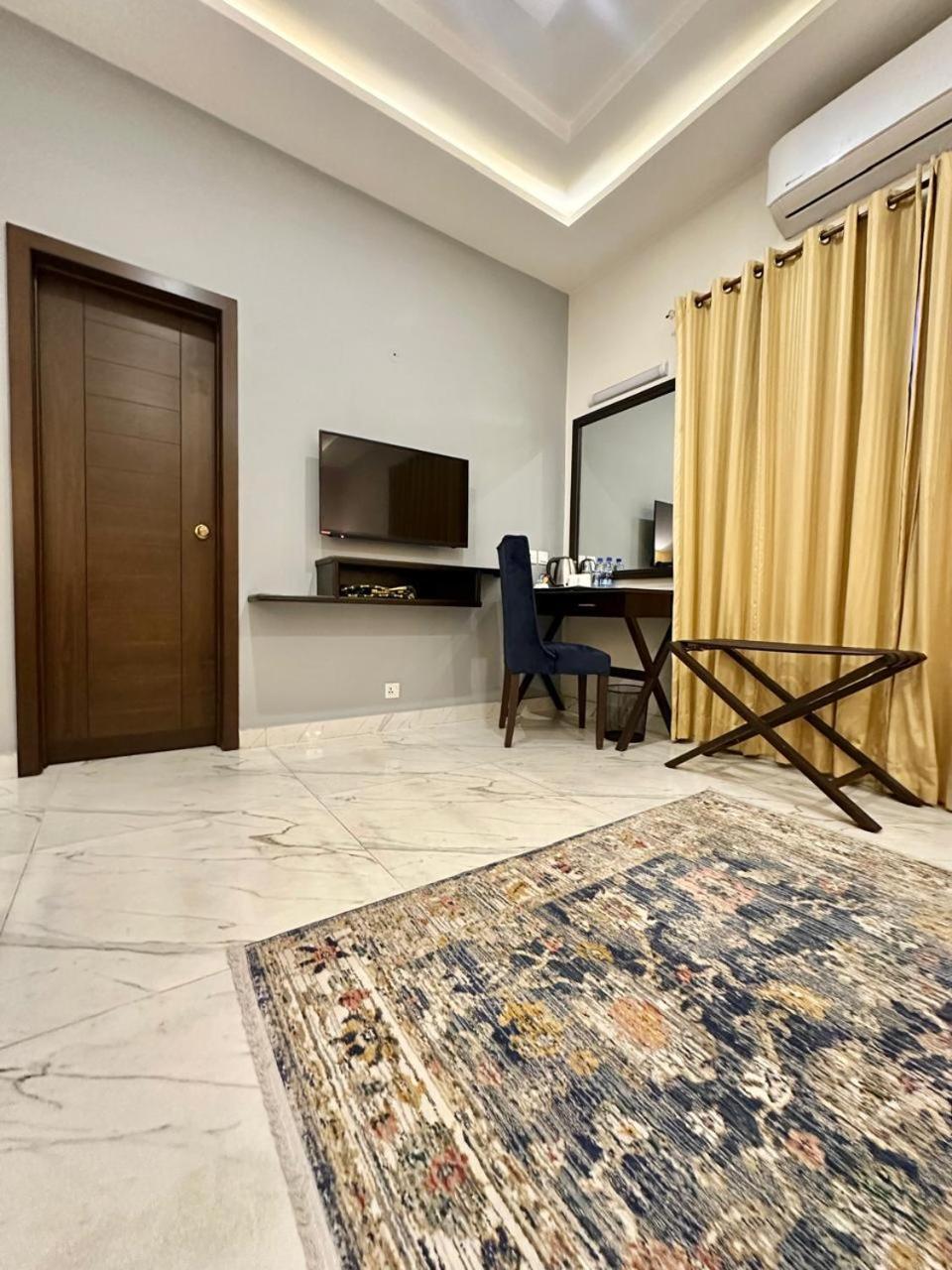 Faletti's Grand MM Alam Road 51/60