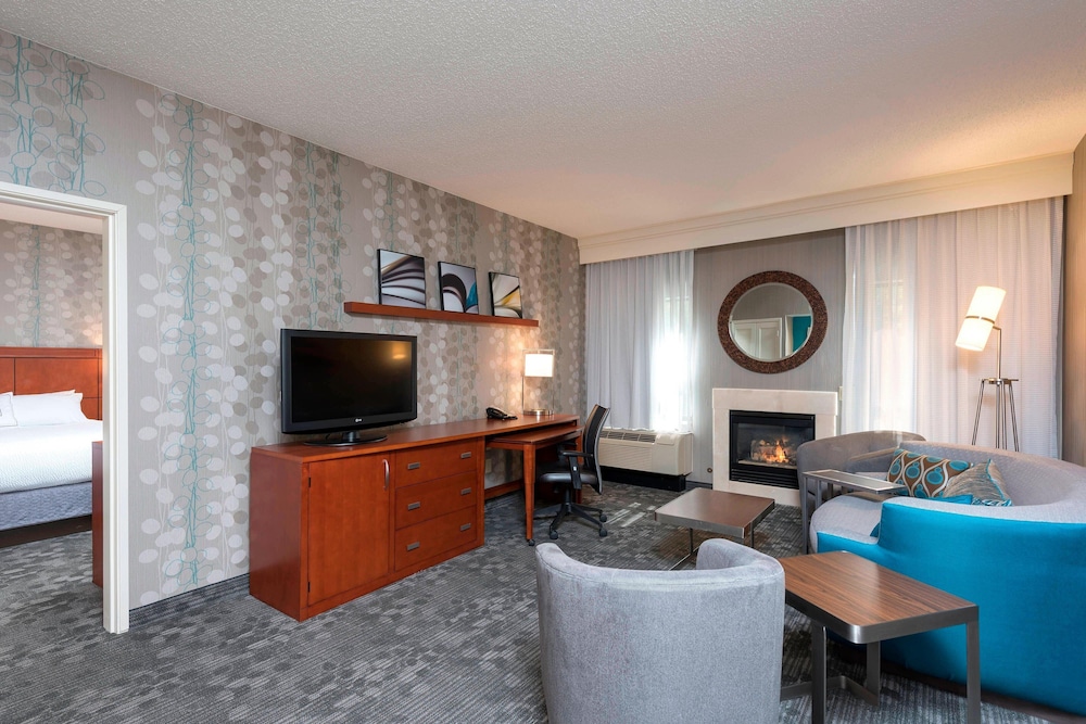Courtyard By Marriott Traverse City 30/47