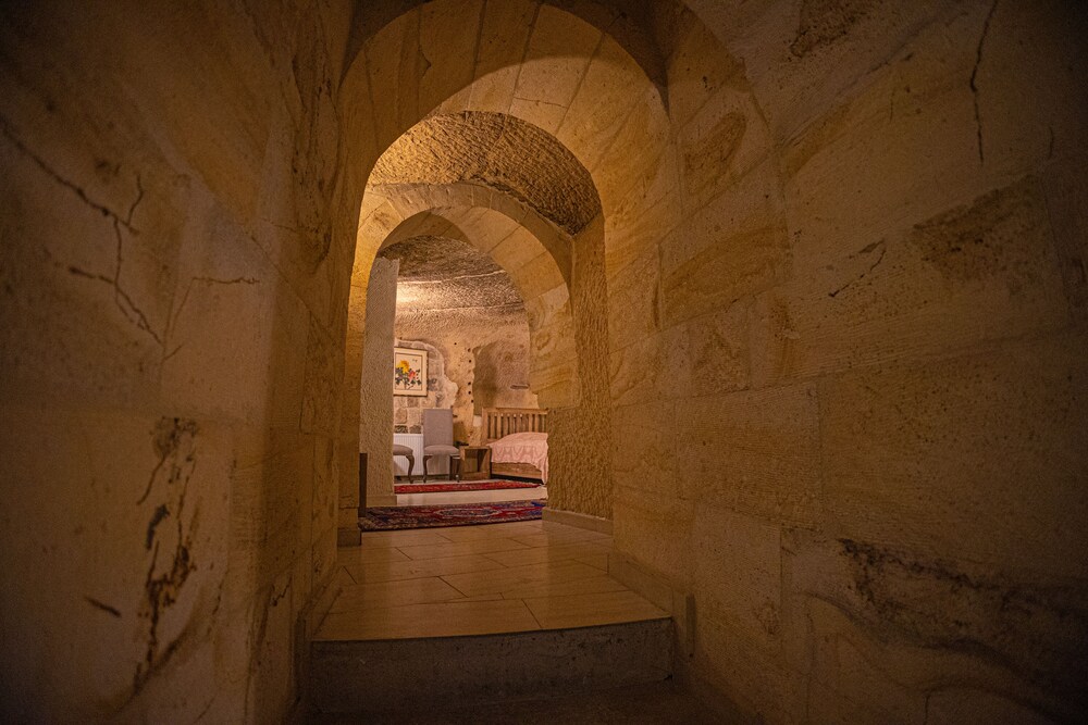 Pietra Cave Suites 24/49