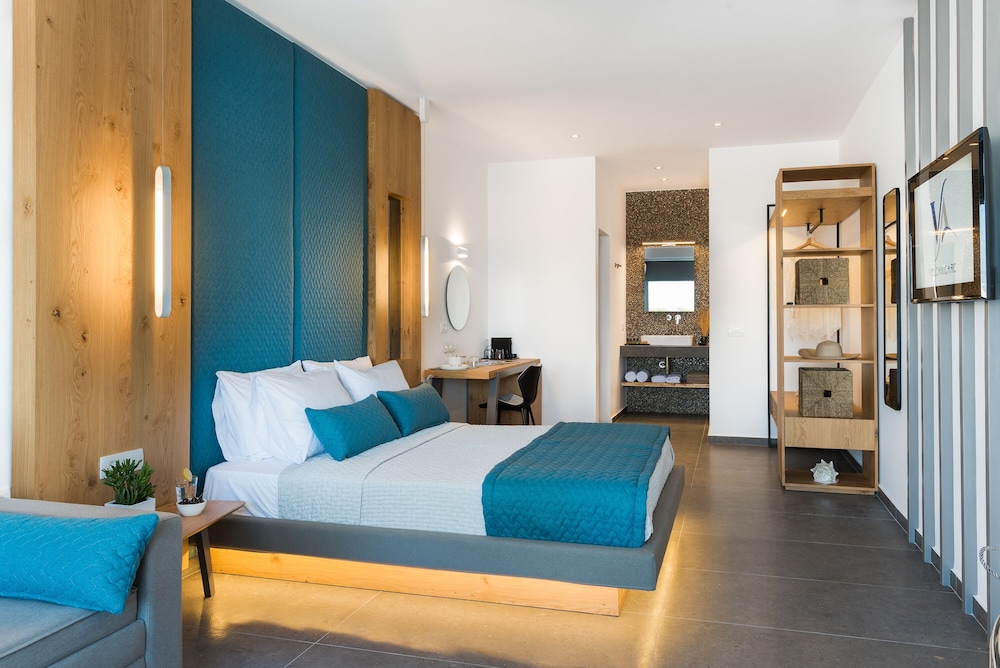 Volcanic Arc Santorini Suites 25/59