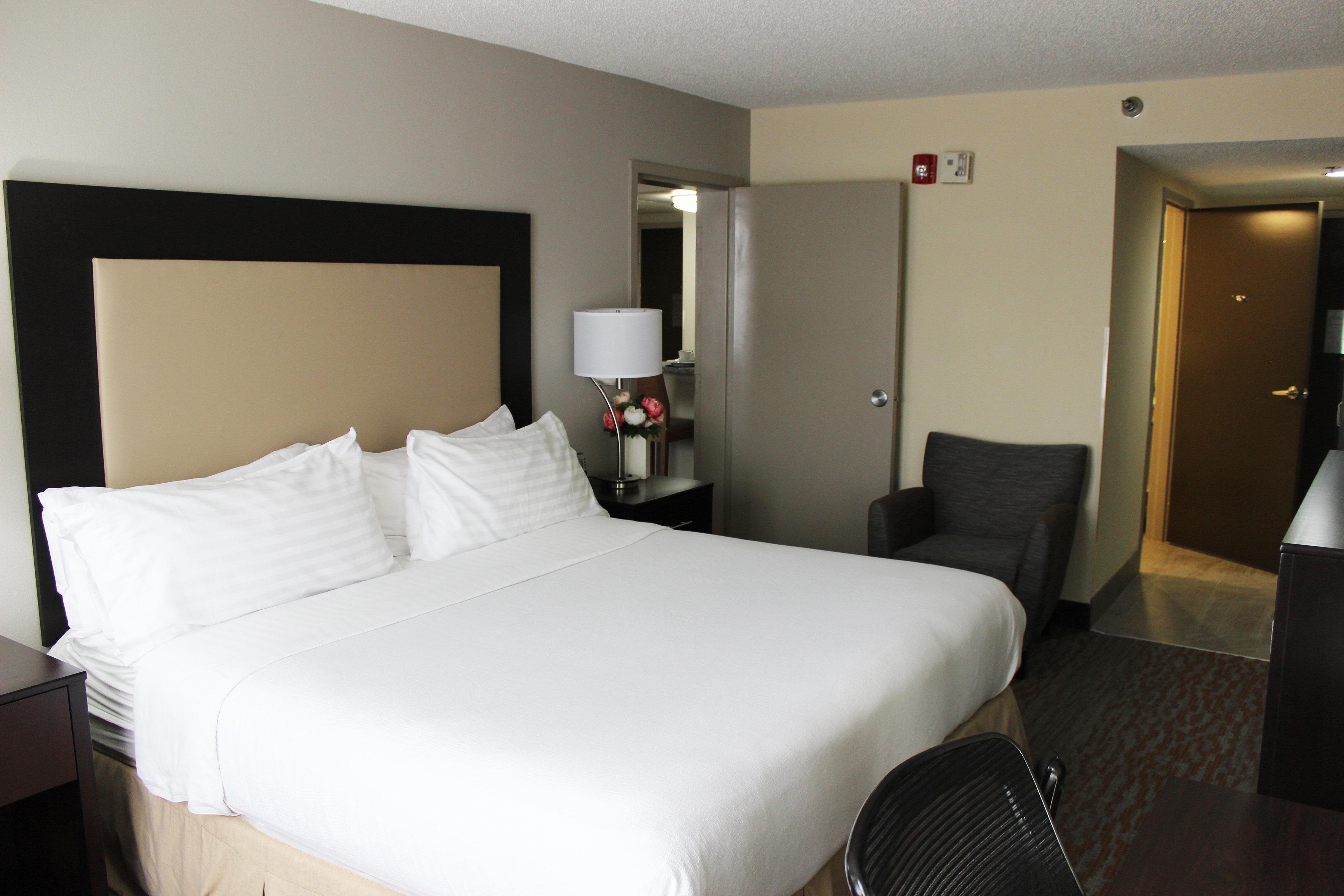 STANDARD, KING BED, ACCESSIBLE