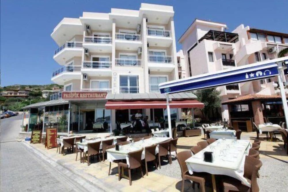Pasifik Hotel 1/36
