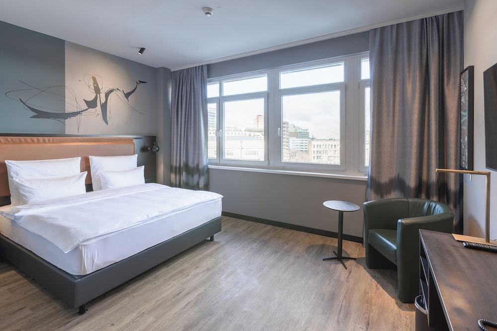 Room at TITANIC Comfort Kurfurstendamm, BERLIN