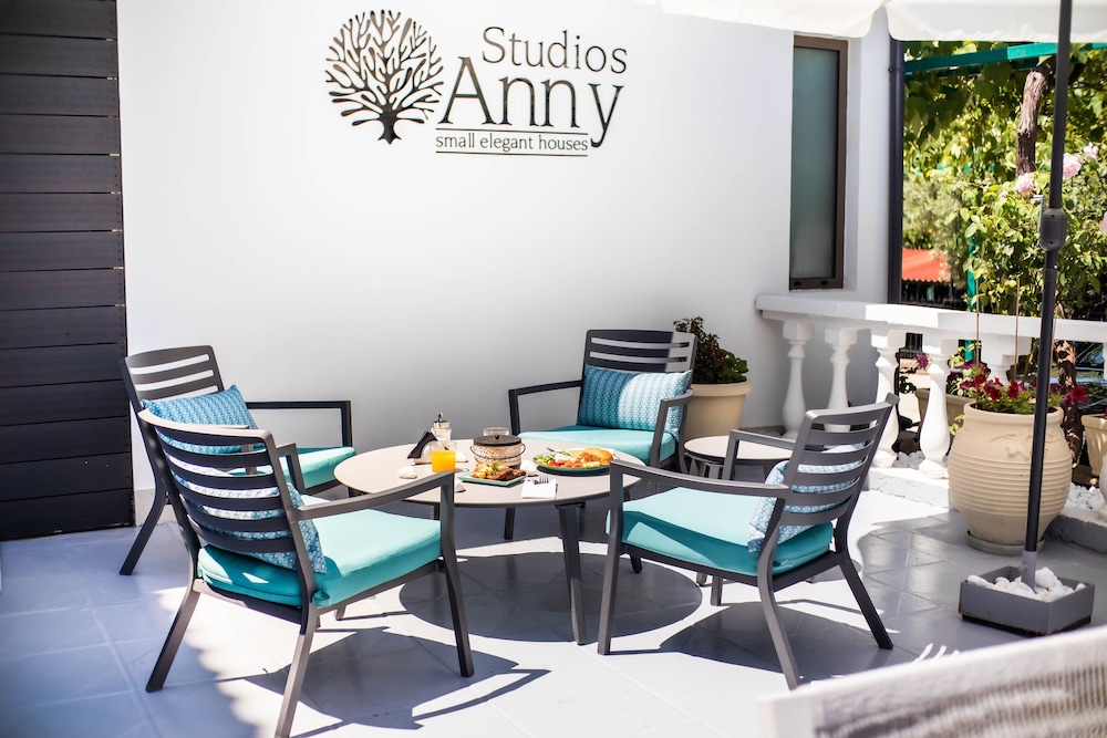 Studios Anny Elegant Studios 65/74