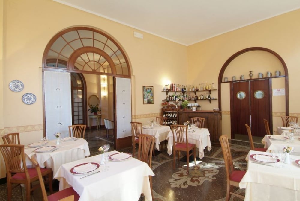 Villa Fieschi Hotel 38/49