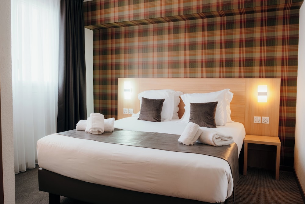 Hotel Red Fox 23/61