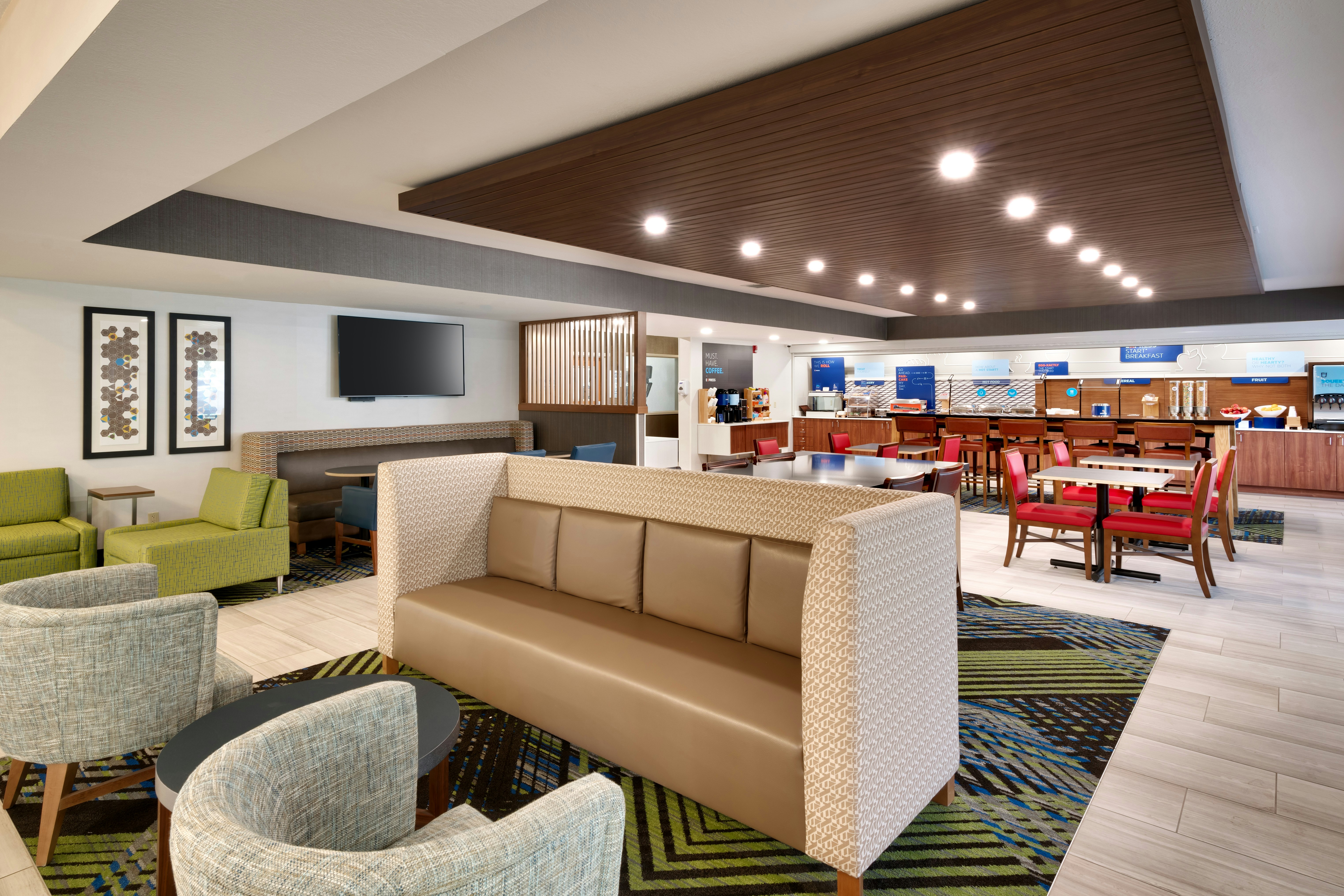 Holiday Inn Express Hotel And Suites Mitchell 39/67