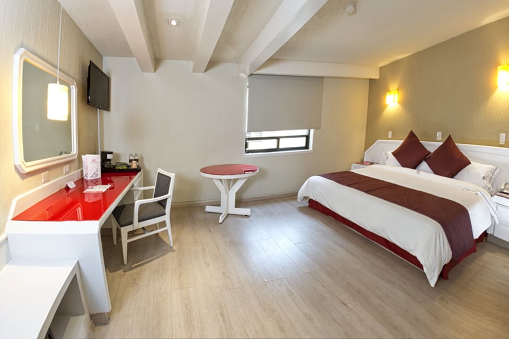 STANDARD, QUEEN BED