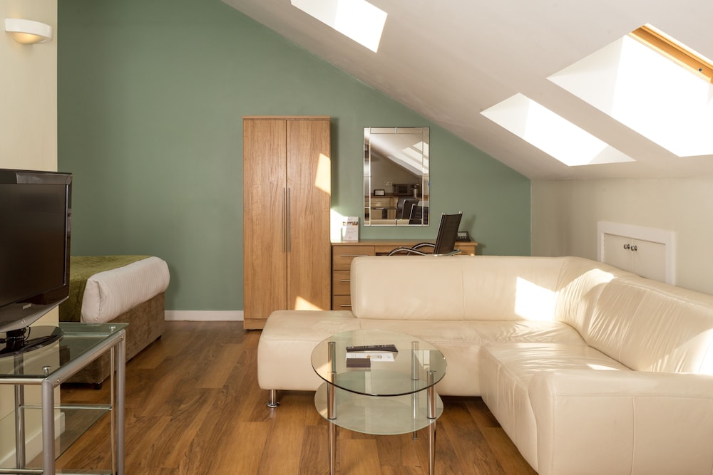 Roomzzz Leeds Headingley 49/49