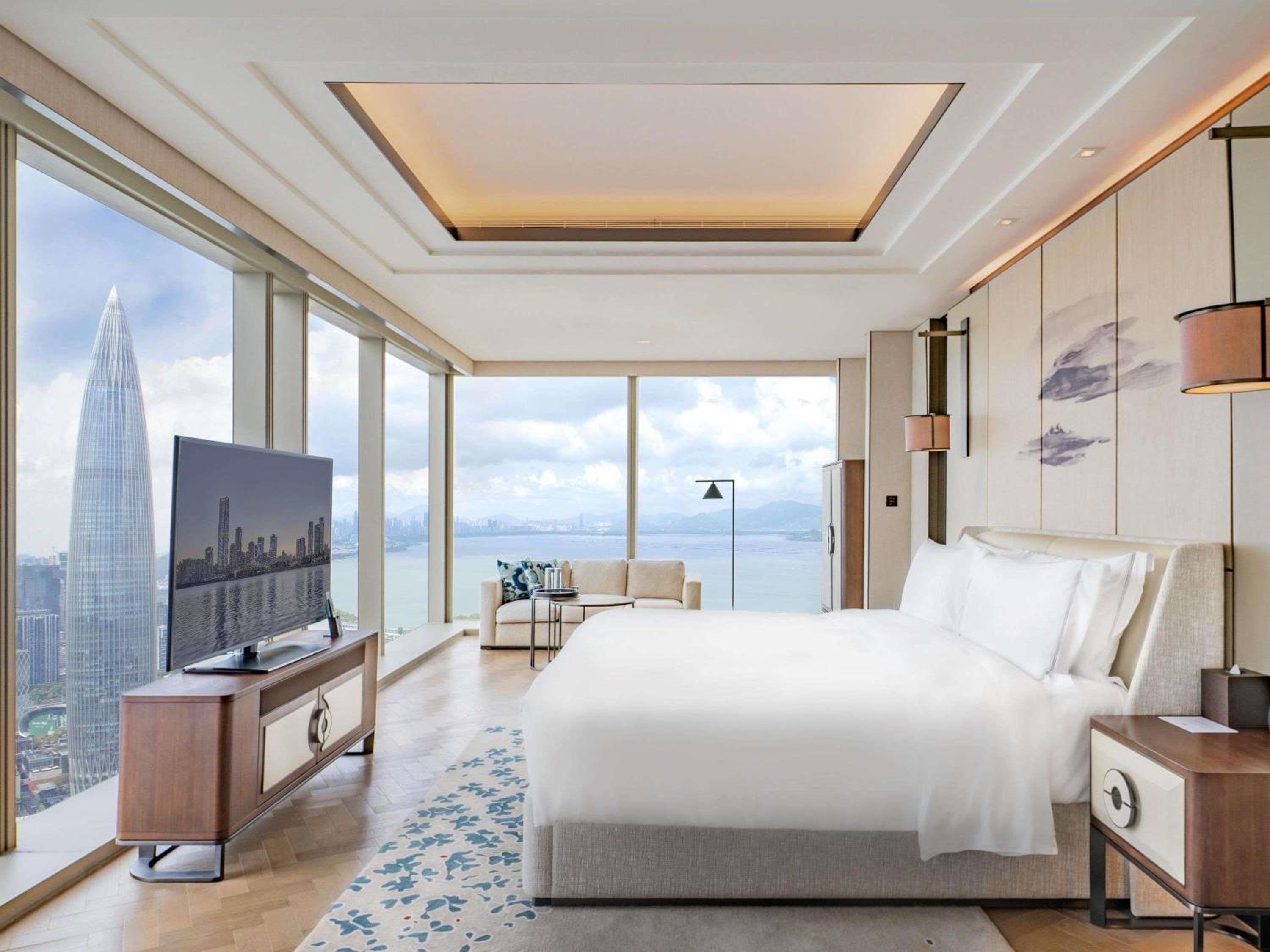 METROPOLITAN, STUDIO, KING BED, BAY VIEW