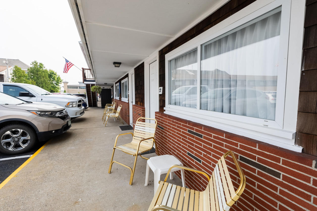 Janmere Motel 13/18