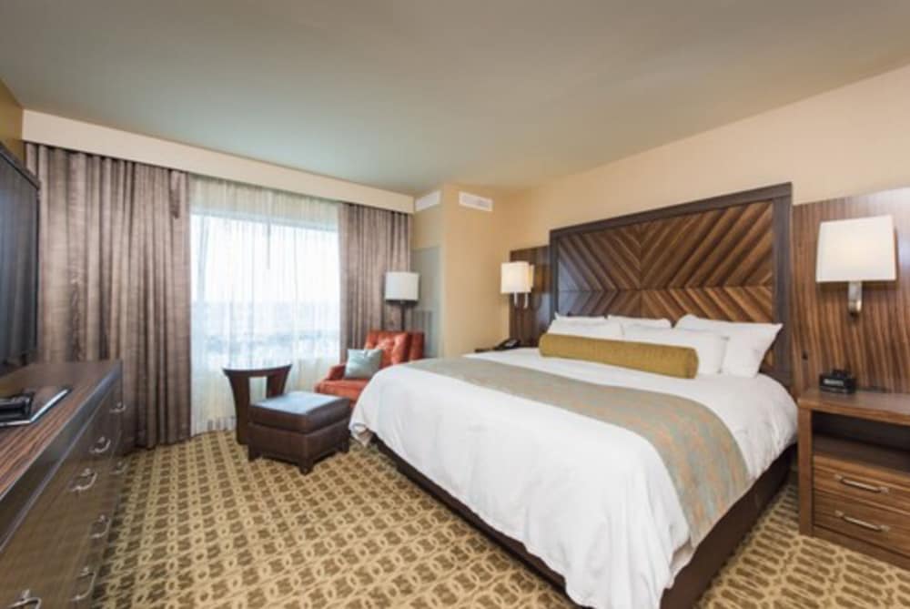 Apache Casino Hotel 11/70