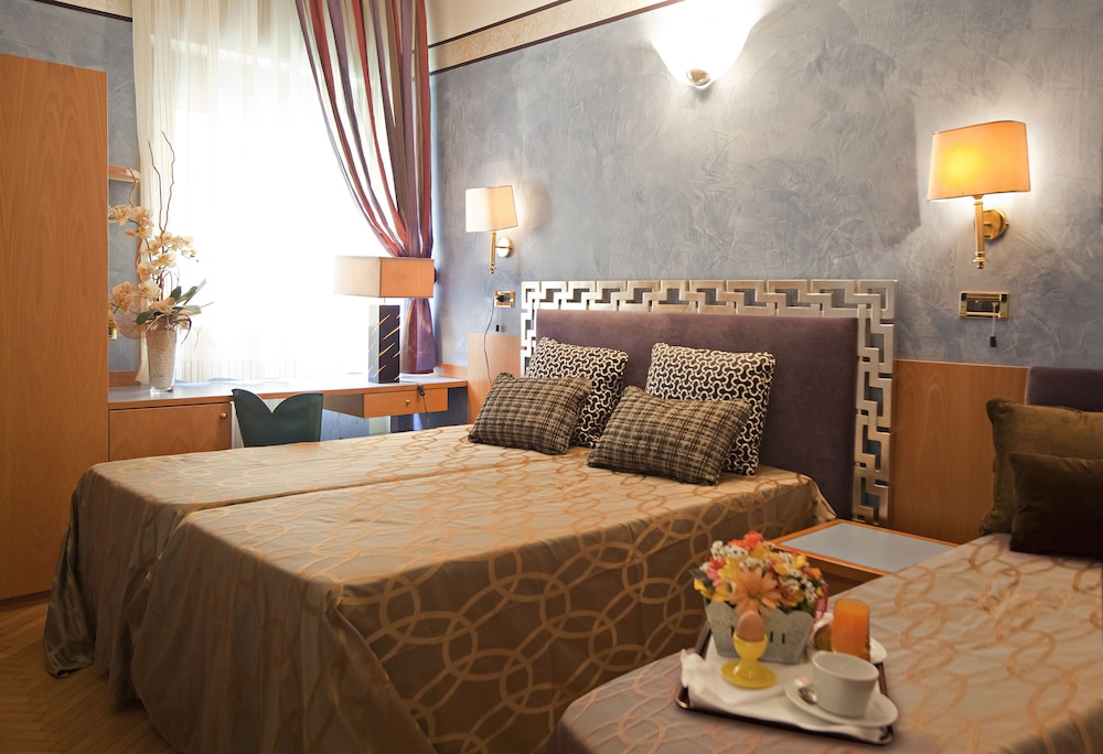 Hotel Europa SNC 26/56