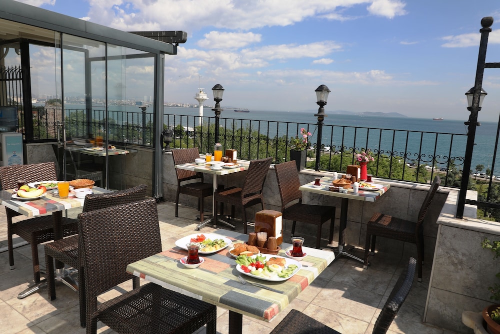 Sea House Suites 38/50