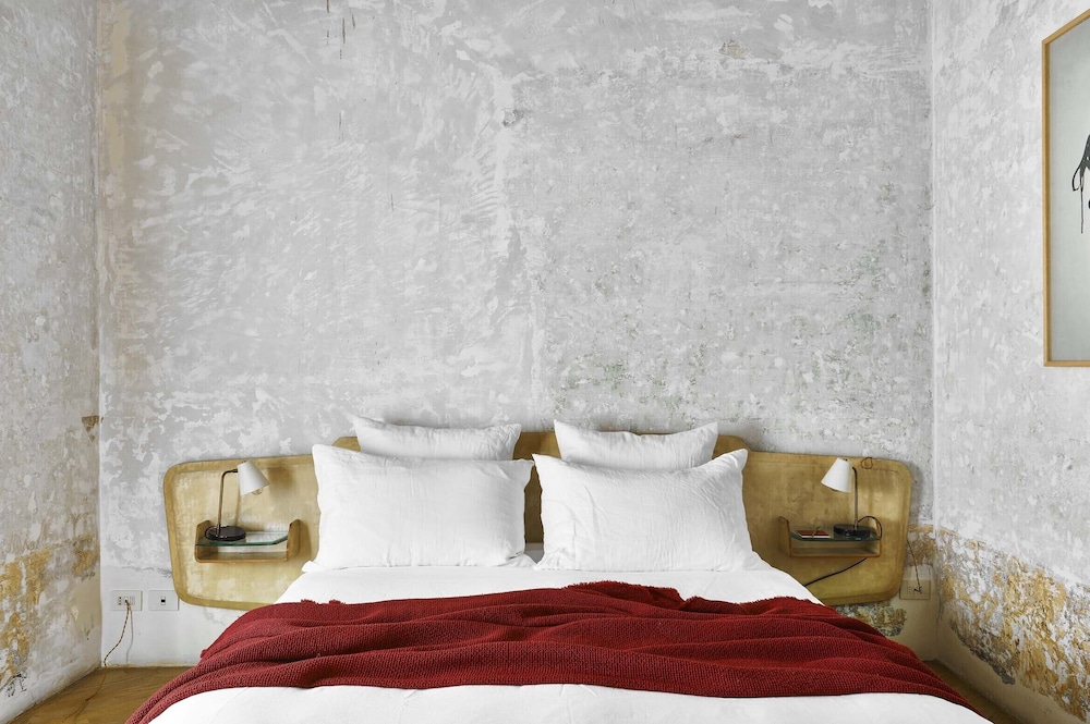 PLUS, JUNIOR SUITE