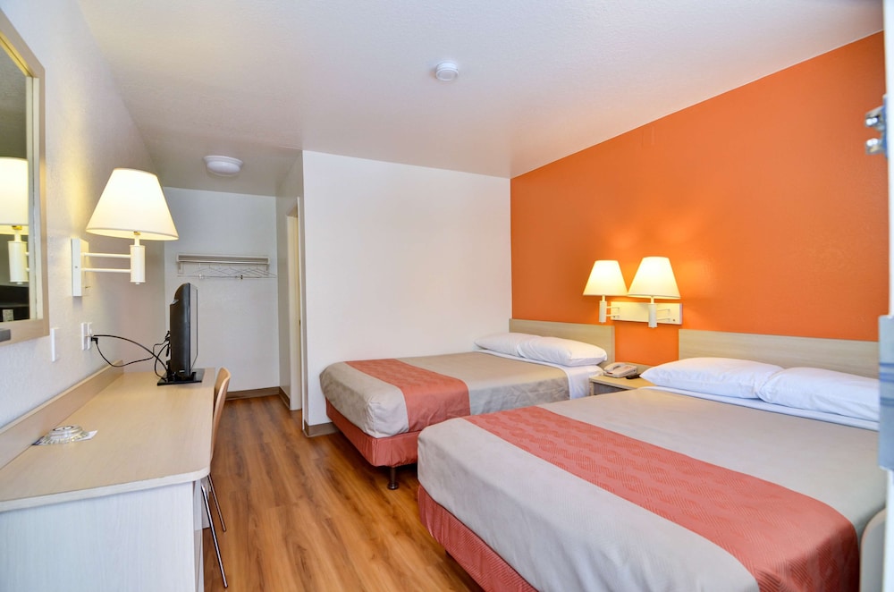 Motel6 Palm Springs, CA - East - Palm Canyon 14/50